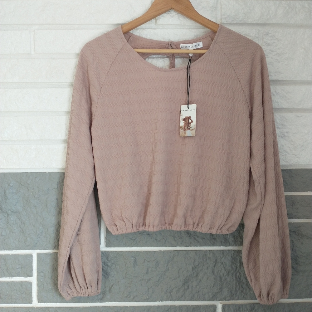 NWT Sincerely Jules Blush Top